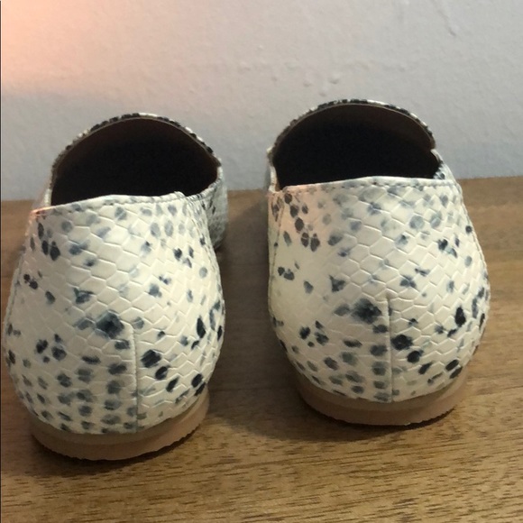 Ivory / grey vegan leather loafers - Picture 2 of 3